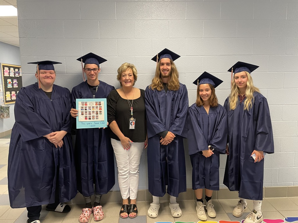 Mrs. Cheryl Allein is pictured with former third grade students Shaina Syder, Mason Seipel, Jonathan Beck, Alyssa Jacoby and Olivia Madey.
